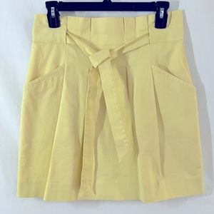 Very cute BCBG MAX AZRIA Belted yellow mini skirt cotton/spandex front pockets